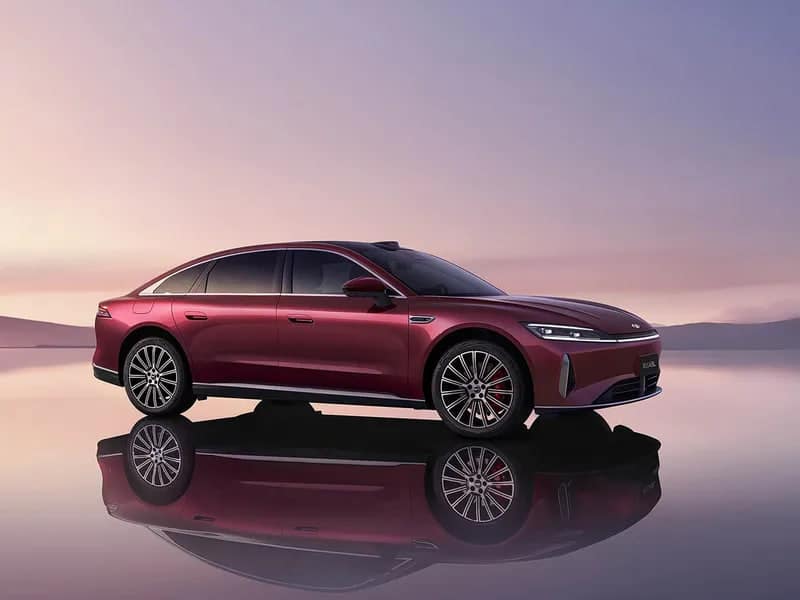 Chery Fulwin A9Lavtomobili taqdim etildi / Foto: Chery