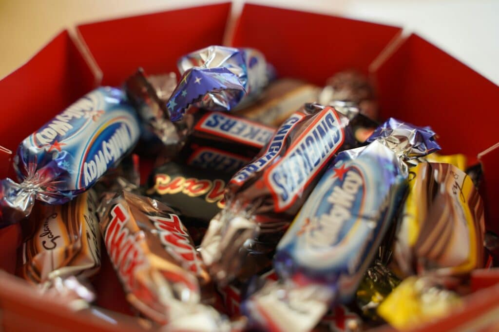 Шоколадные батончики Mars, Twix и Bounty