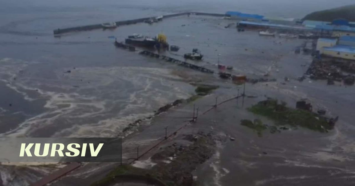 Mast xotin ziyofatda yalangoch uxlaydi.