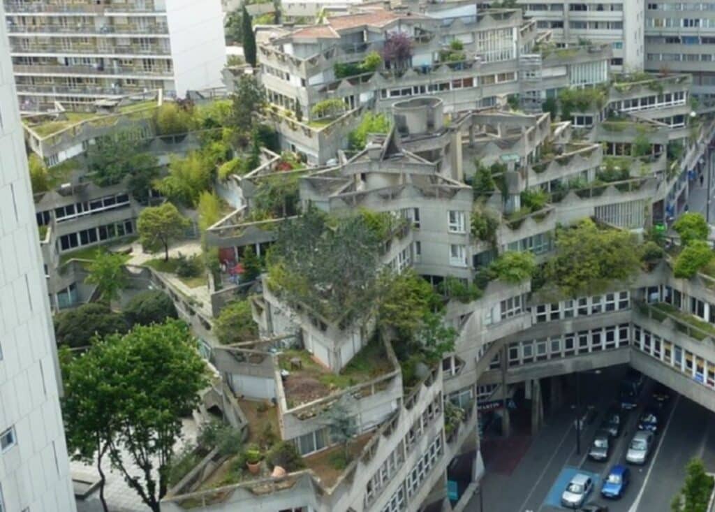 Ivry-sur-Seine Residential Block monster building