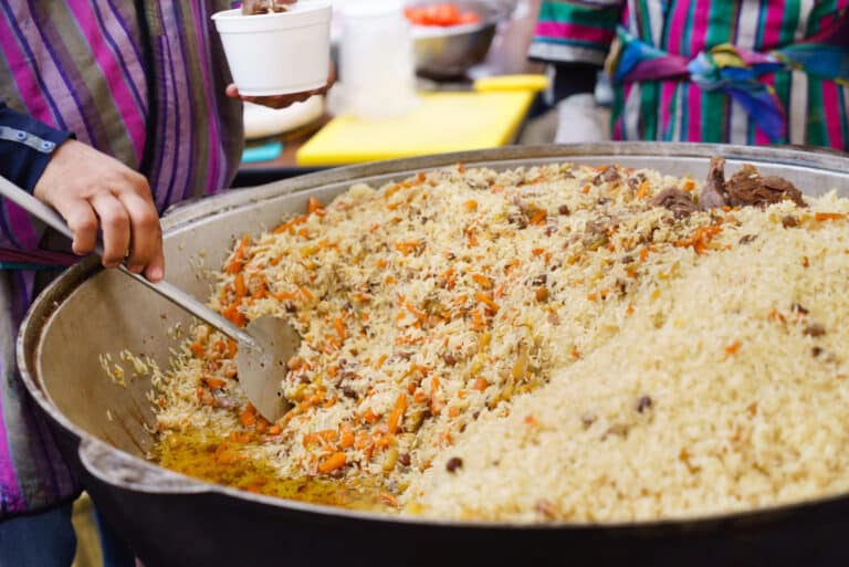 “Get back to reality!” — £12 Plov Sparks Uproar on Threads
