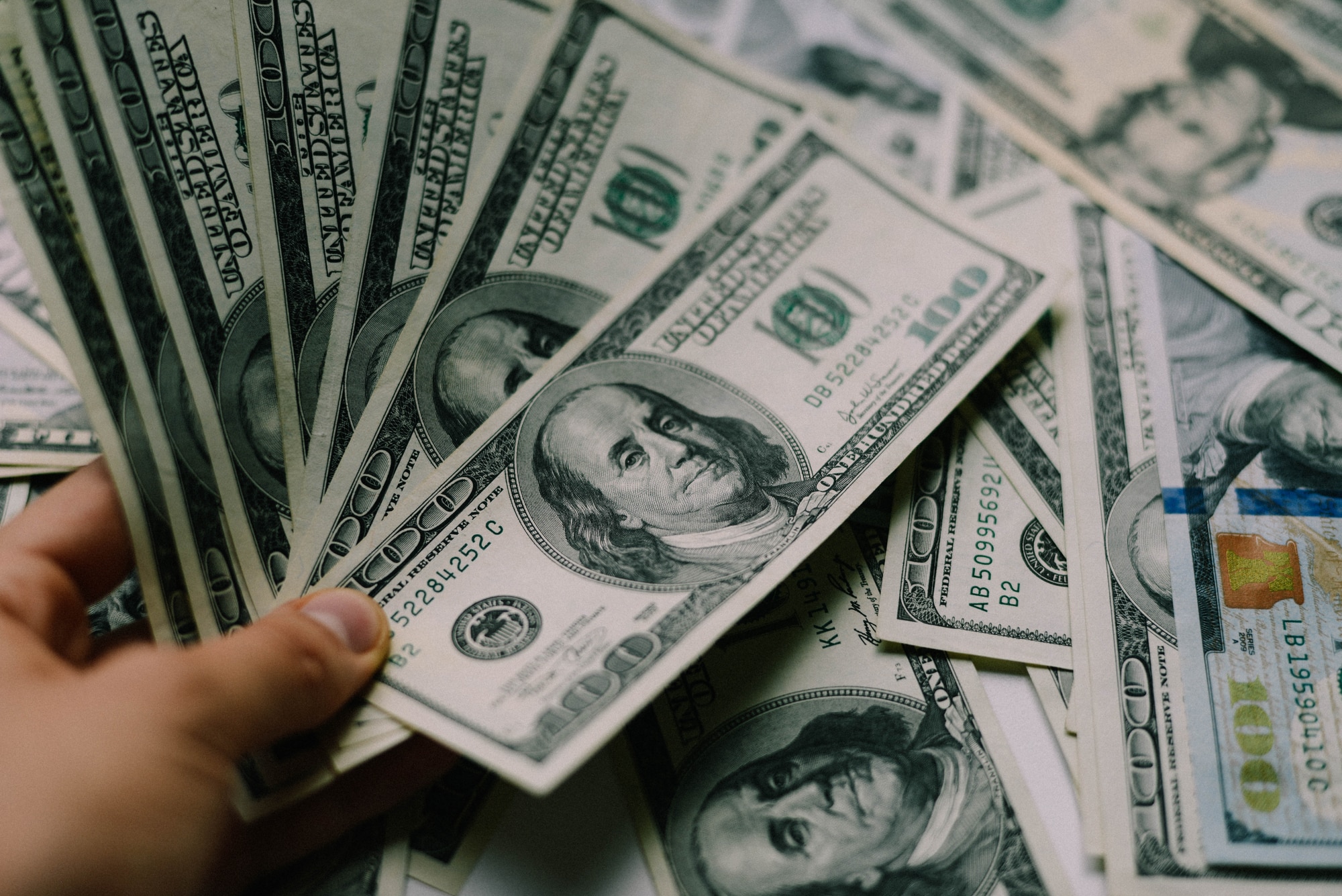 18-iyul kuni dollar kursi qanchaga pasaydi