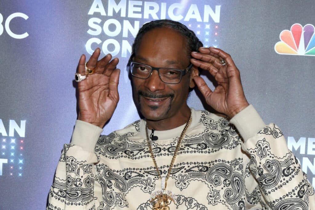 LOS ANGELES - APR 11:  Snoop Dogg at the American Song Contest Week 4 Red Carpet at Universal Studios on April 11, 2022 in Los Angeles, CA