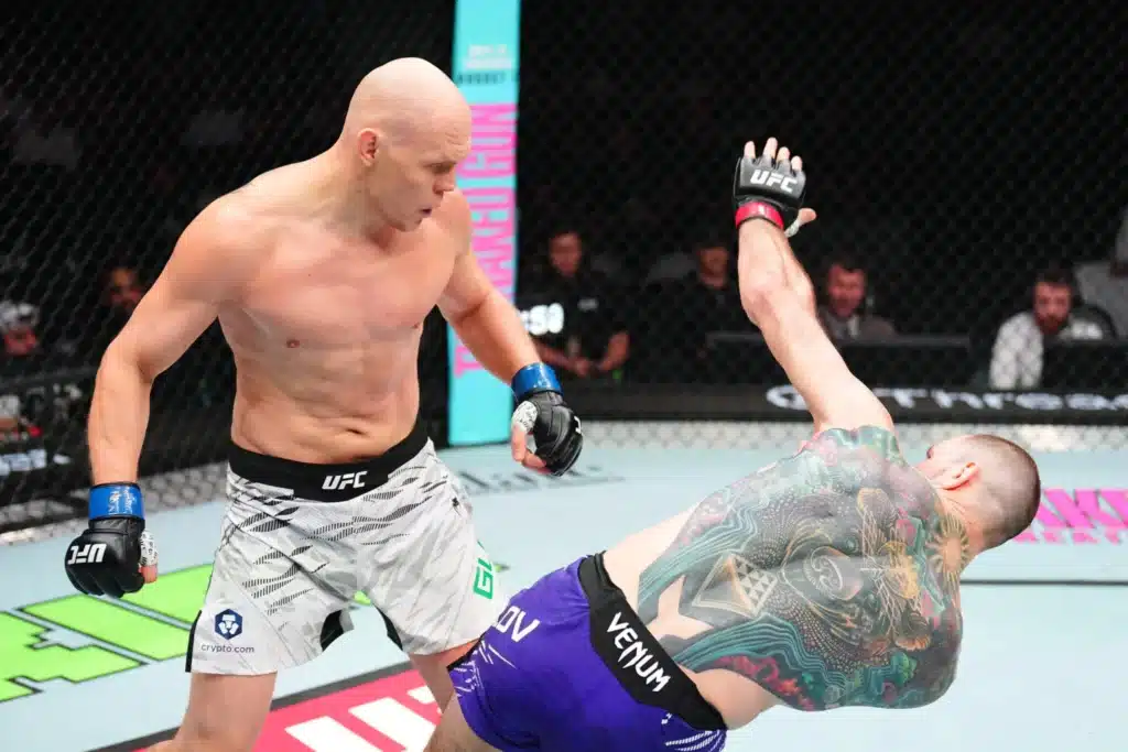 Бой Богдана Гуськова против Никиты Крылова на UFC Fight Night