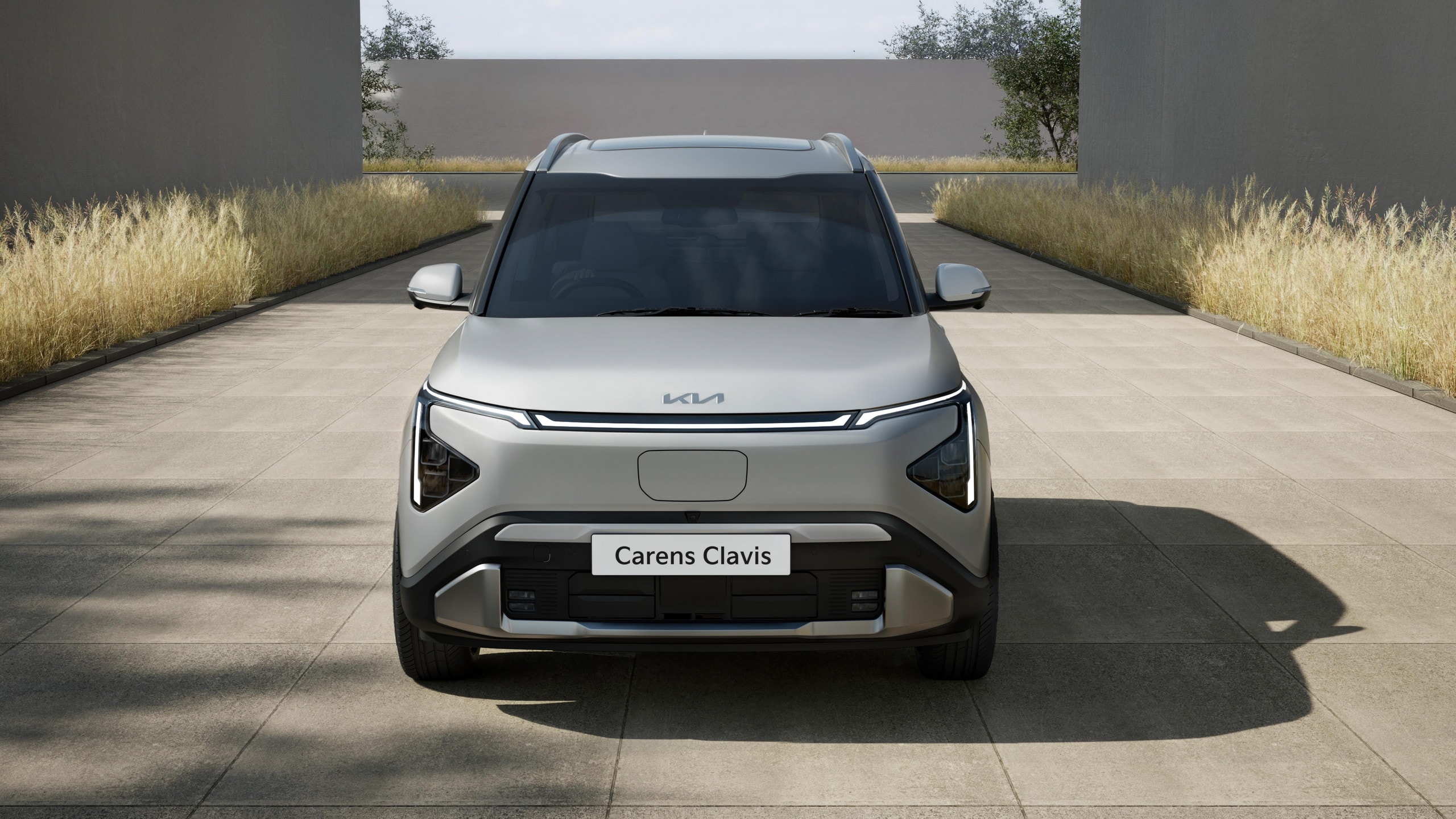 Kia Carens Clavis EV вид спереди