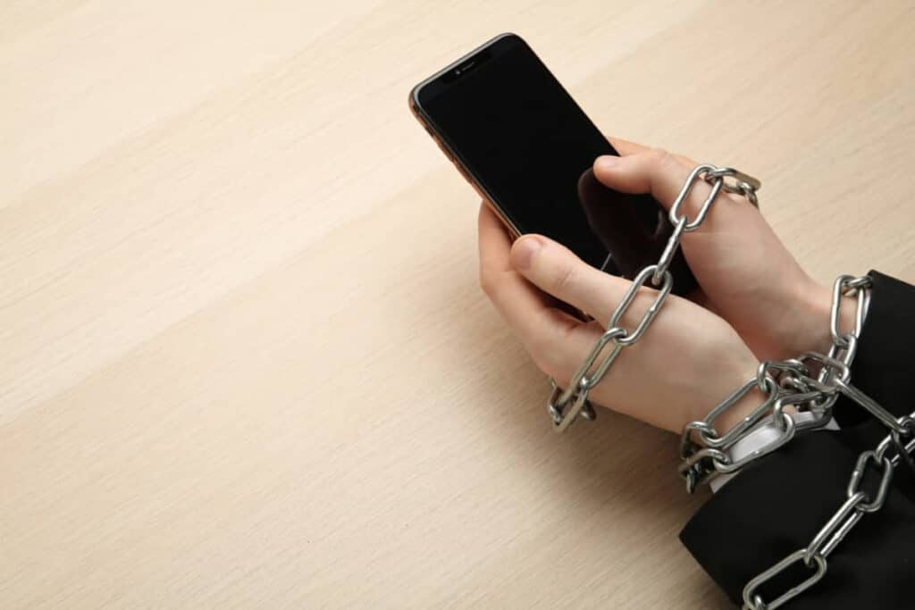 Telefon qaramligidan qanday qutulish mumkin / Foto: Canard Virtuel