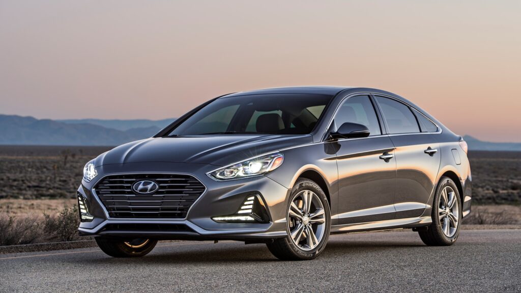Автомобиль Hyundai Sonata