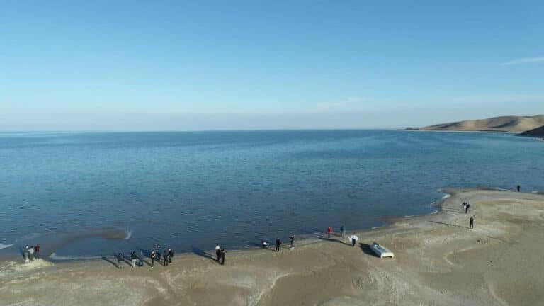 Aydar-Arnasoy ko‘ligacha temir yo‘l olib kelinadi