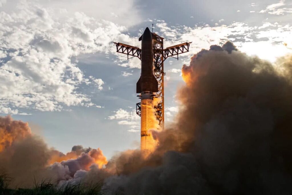 SpaceX Starship raketasi ilk bor muvaffaqiyatli sinovdan o‘tdi