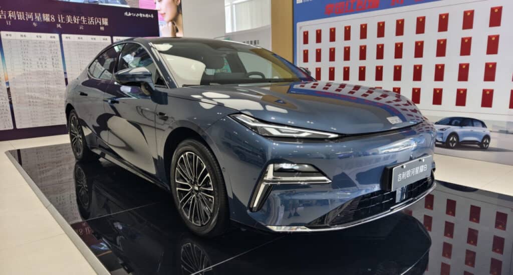 Chevrolet Tracker narxidagi Geely Galaxy Starshine 8 gibrid modeli haqida nimalar ma’lum / Foto: CarNewsChina