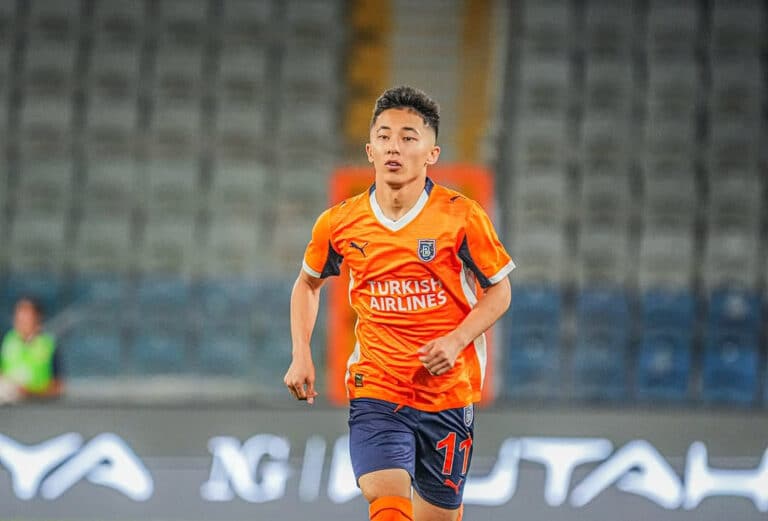 Файзуллаев и Шомуродов зажгли дерби: Башакшехир и Фенербахче поделили очки в яркой игре