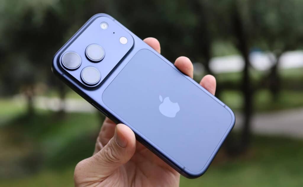 iPhone 17 Pro’ni tirnalishlardan qanday saqlash mumkin. Foto: Reddit