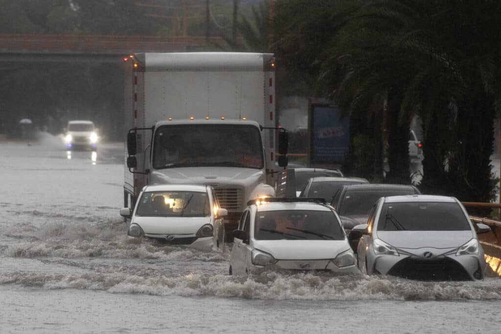 Yamayka 2025-yilning eng kuchli to‘foniga tayyorgarlik ko‘rmoqda