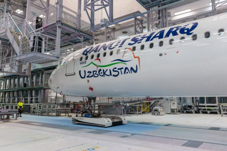 Qanot Sharq’s First Airbus A321XLR Rolls Out in Uzbekistan Colours
