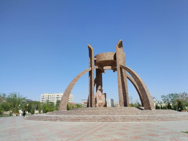 O‘zbekistonda zardushtiylik merosi: olov ibodatxonalaridan qadimiy marosimlargacha