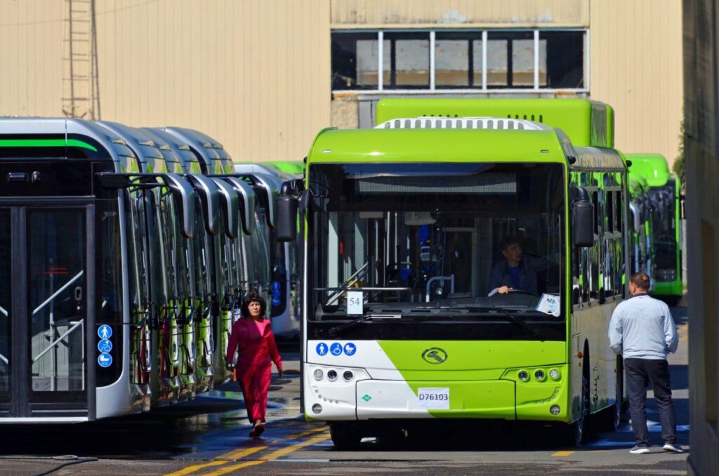 Avtobus