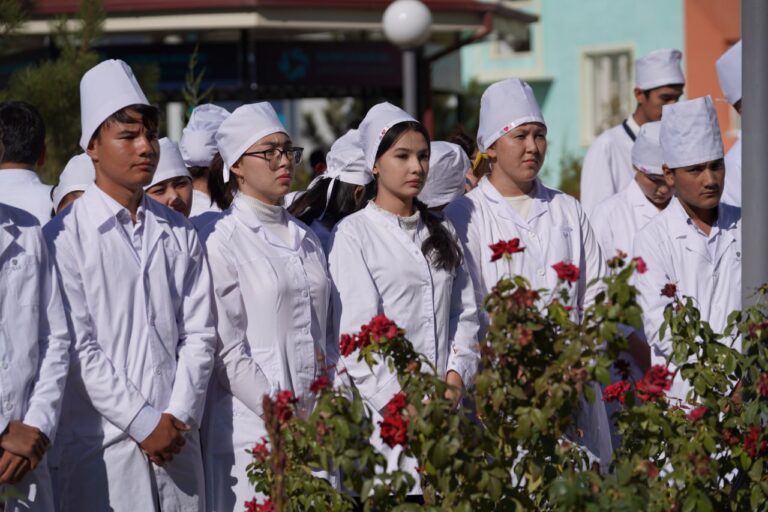 Для будущих медиков хотят отменить суперконтракты в вузах Узбекистана