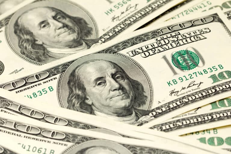 28-oktabr kuni xorijiy valyutalarni qaysi banklarda qulay narxda almashtirish mumkin