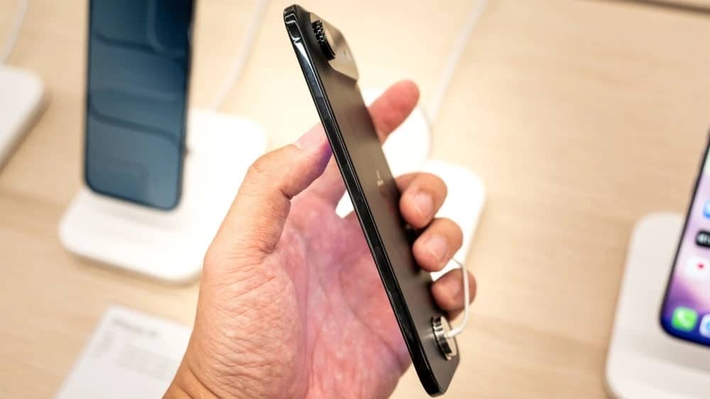 Apple iPhone Air ishlab chiqarishni keskin kamaytirmoqda