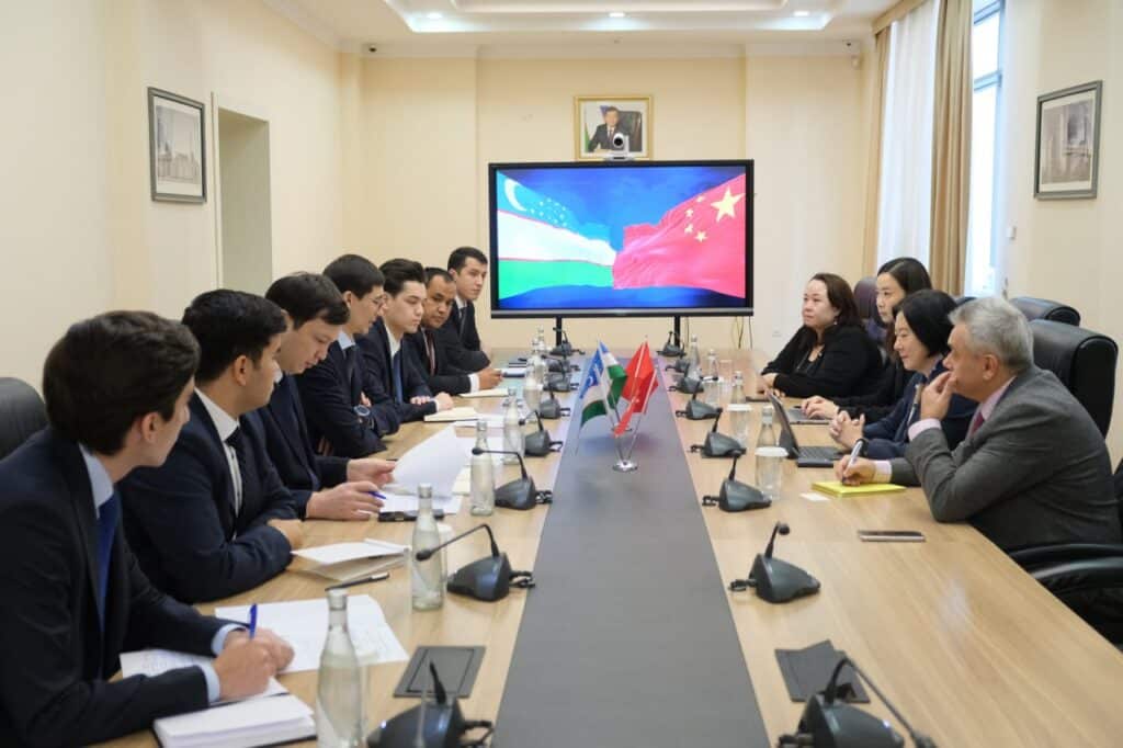 Hong Kong Bank May Open Branch in Uzbekistan