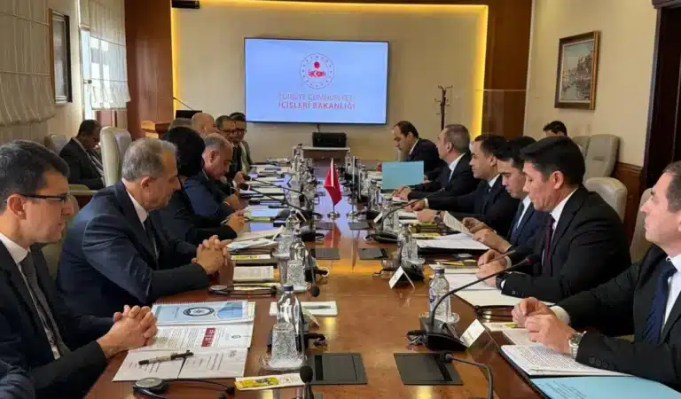 Турция хочет ввести электронные трудовые визы для граждан Узбекистана