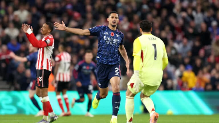 Сандерленд вырвал ничью в концовке с Арсеналом: Бробби спас хозяев от поражения