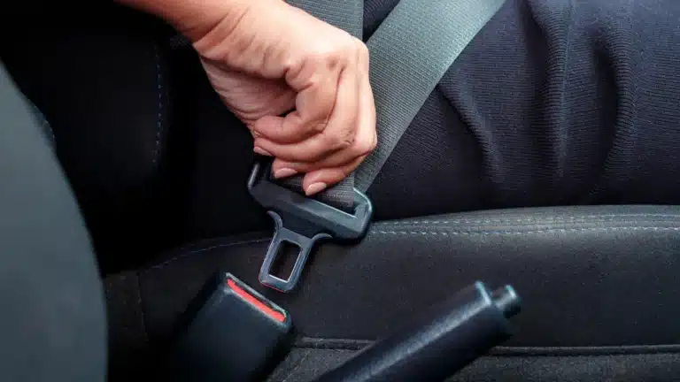 Водителям с астмой и ожирением разрешат не пристегиваться — проект Минздрава