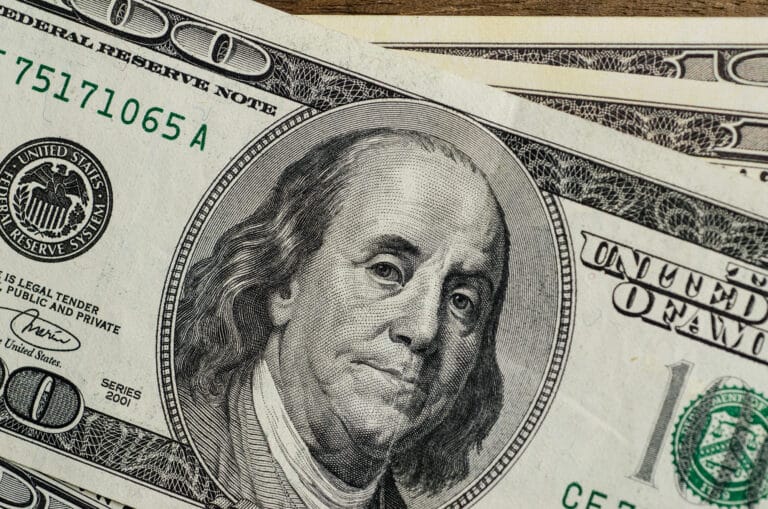 Hafta davomida dollar qanchaga pastladi