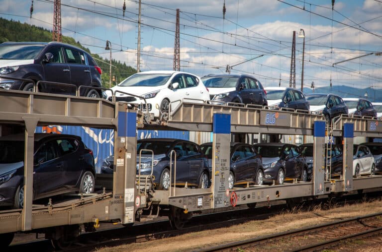 O‘zbekistonga joriy yil boshidan buyon 56 mingta avtomobil import qilindi