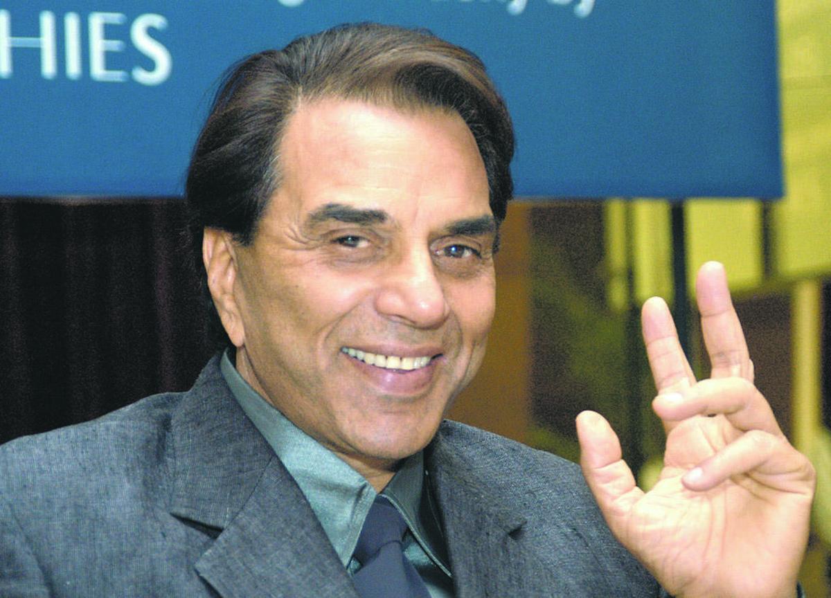 INDIA BOLLYWOOD STAR DHARMENDRA DIES AGED 89 visual data 6