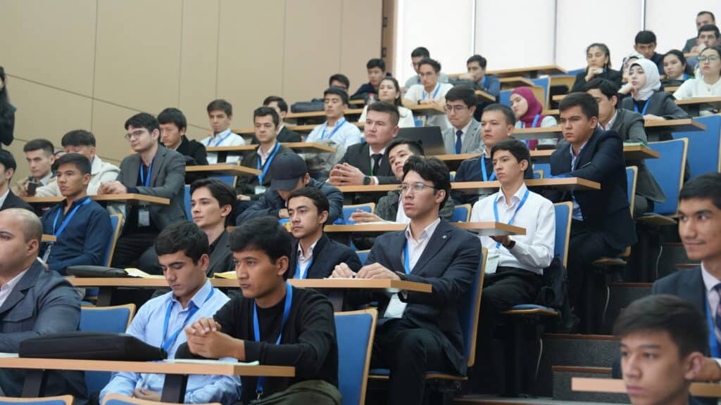 BMU и NAII провели межуниверситетский экзамен по финансам и инвестициям