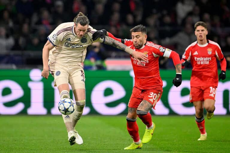 Бенфика переигрывает Аякс в Лиге чемпионов