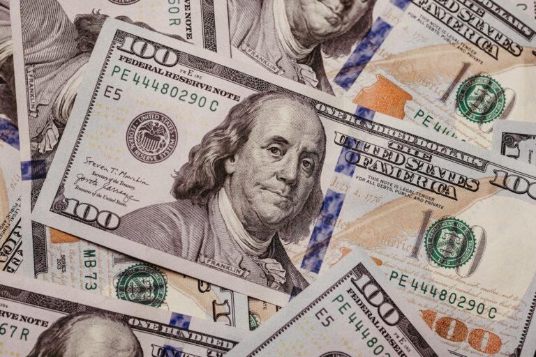 5-noyabr kuni xorijiy valyutalarni qaysi banklarda qulay narxda almashtirish mumkin