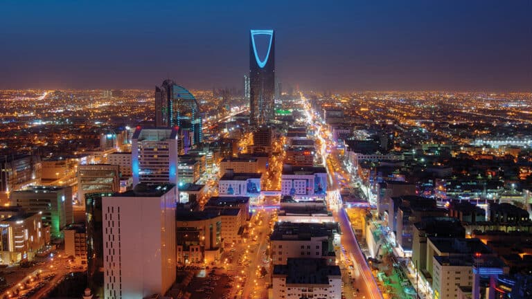 Saudi Arabia Scales Back Vision 2030 Ambitions Amid Falling Oil Prices