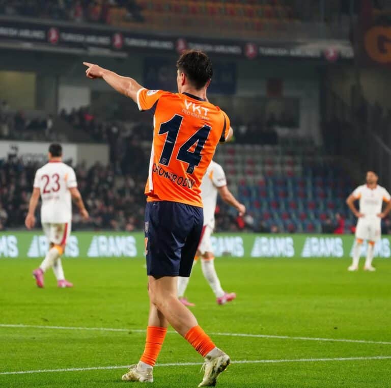 Шомуродов забил, Файзуллаев отдал: Башакшехир обыграл Эюпспор