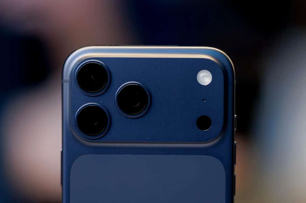 iPhone’da sun’iy yo‘ldosh orqali xabar yuborish imkoniyati paydo bo‘ladi / Foto: Bloomberg