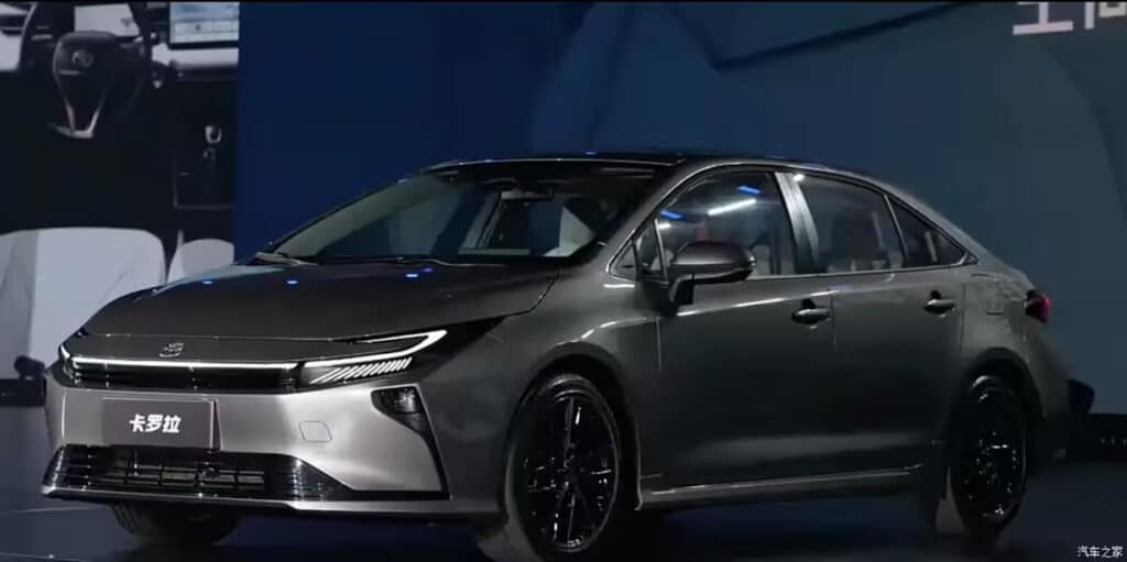 Toyota Corolla 2025 yangicha dizayn va quvvat bilan taqdim etiladi / Foto: Authohome