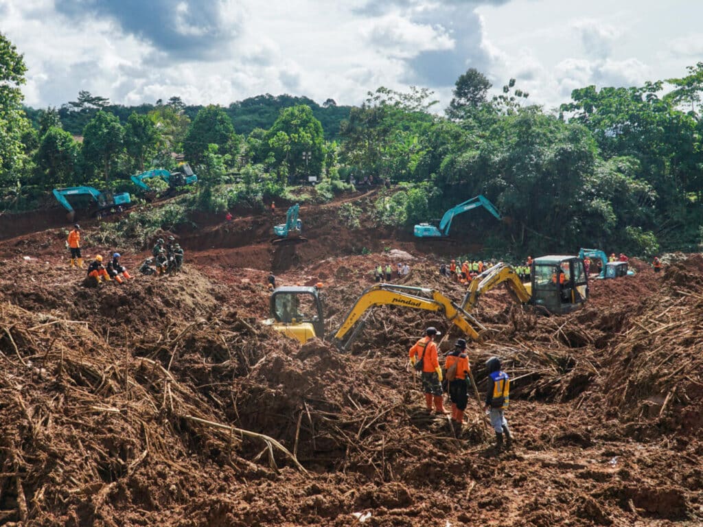Indoneziyaning Yava hududida ko‘chki sababli 30 kishi qurbon bo‘ldi
