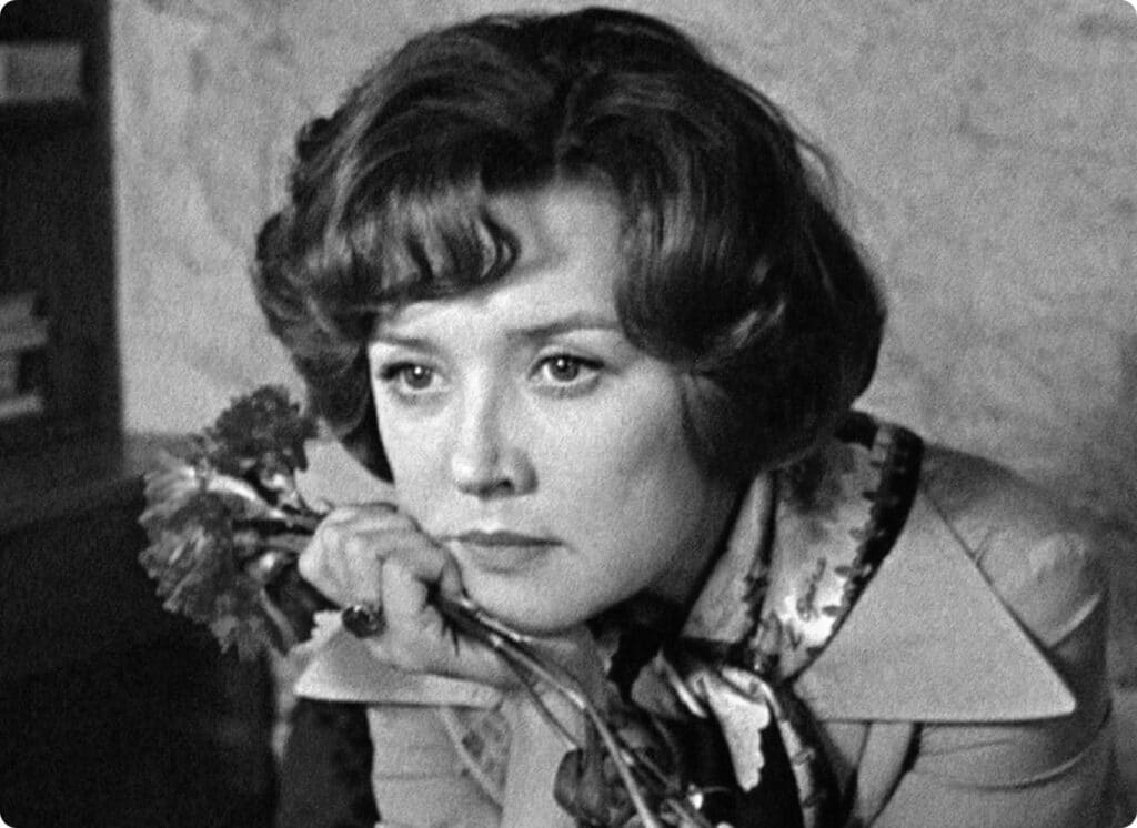 Вера Алентова