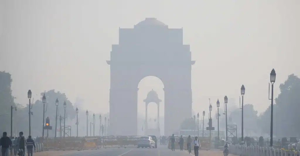 Delhi Shuts Schools and Halts Construction as Toxic Smog Blankets the Capital