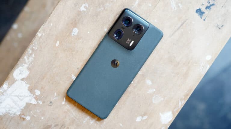 Motorola Edge 70 Ultra dizayni ilk marta namoyish etildi — foto