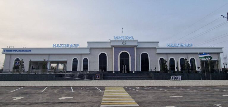 Hazorasp temir yo‘l vokzali yangi qiyofada foydalanishga topshirildi