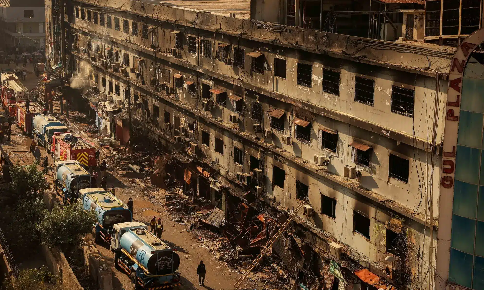 Karachi Gul Plaza Fire Death Toll Nears 50