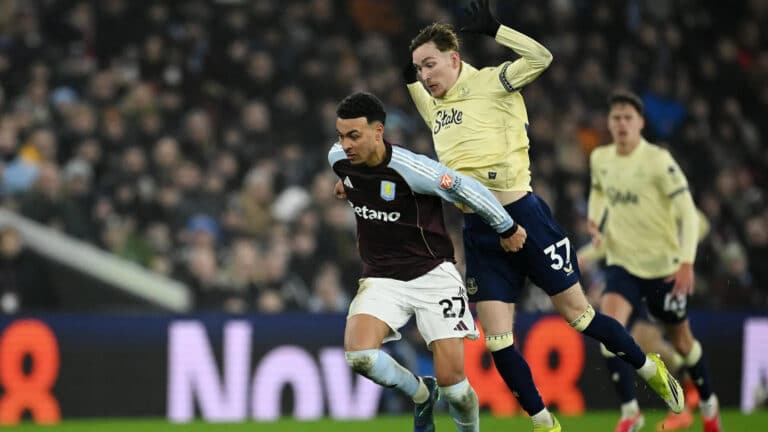 Ошибки в обороне Астон Виллы и холодная реализация: Эвертон увез победу из Бирмингема