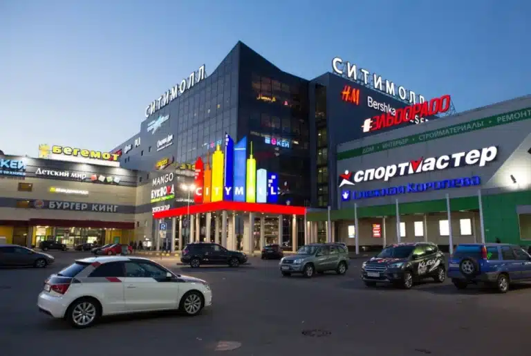 Задушивший посетителя питерского «Сити Молла» охранник сбежал в Узбекистан