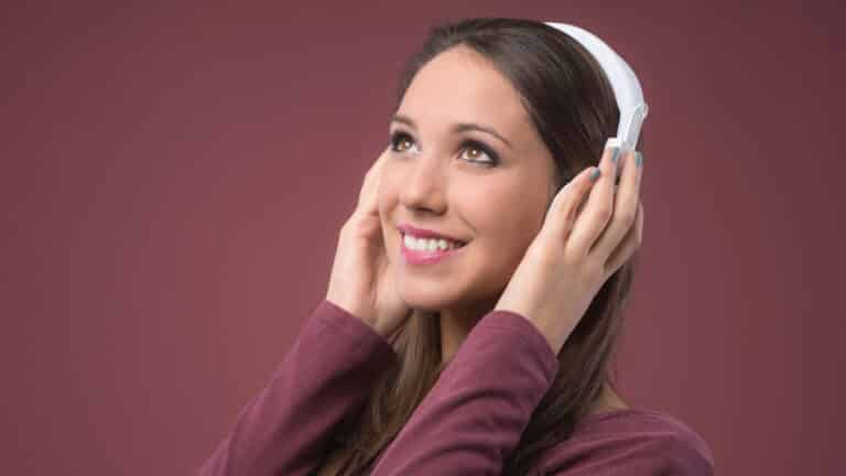 Топ наушников 2025: шумоподавление, звук и комфорт