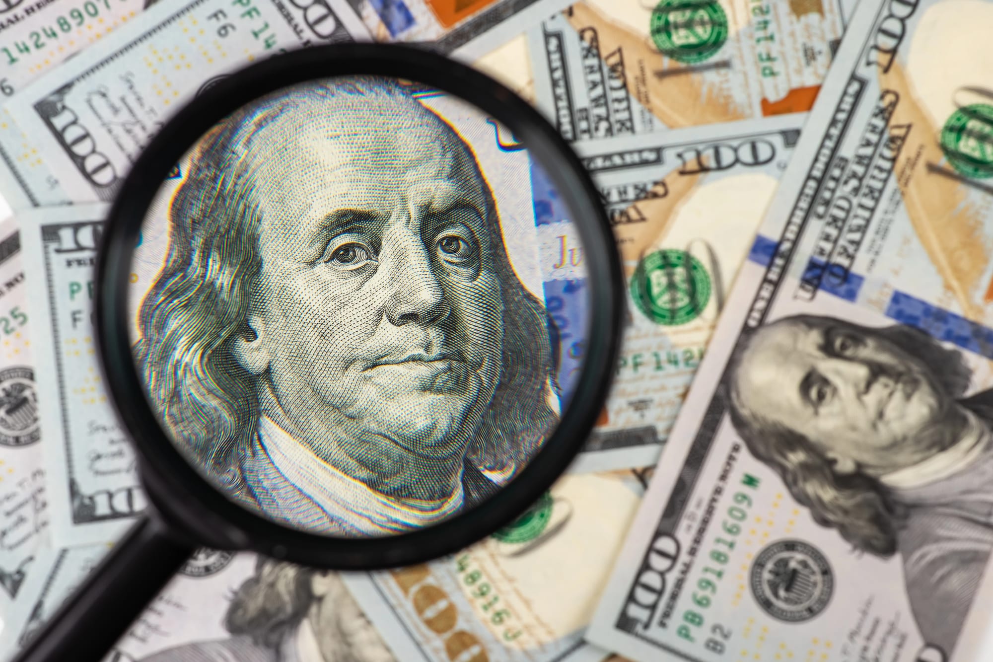 Dollar hafta davomida keskin pasaydi