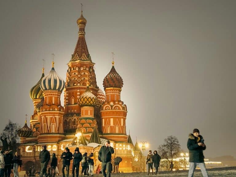 В Узбекистан из России вернули 14 детей, оставшихся без присмотра