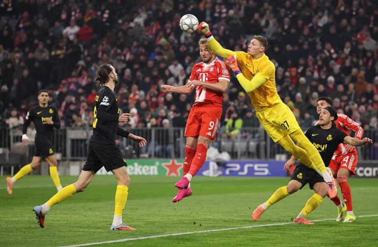 Кейн оформил дубль, а Бавария выстояла в меньшинстве и закрыла вопрос