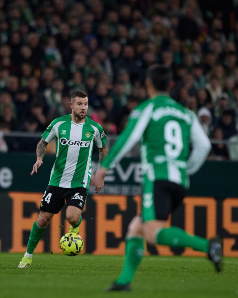 Зелено-белый аккорд Севильи: Бетис сломил Вильярреал и забрал матч